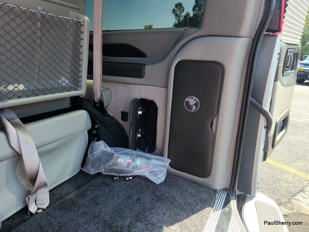 Used 2021 Chevrolet Express 2500 LS w/ Enhanced Convenience Package image 27