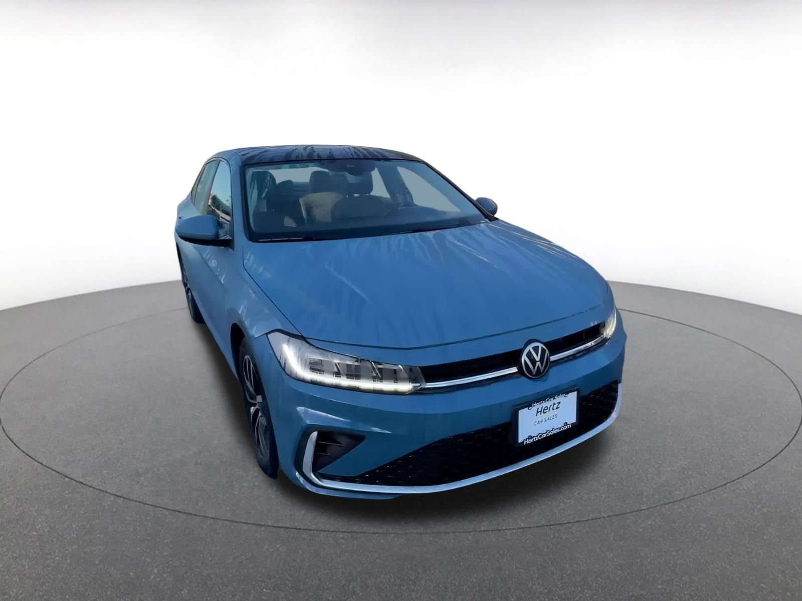 Used 2025 Volkswagen Jetta SE image 3