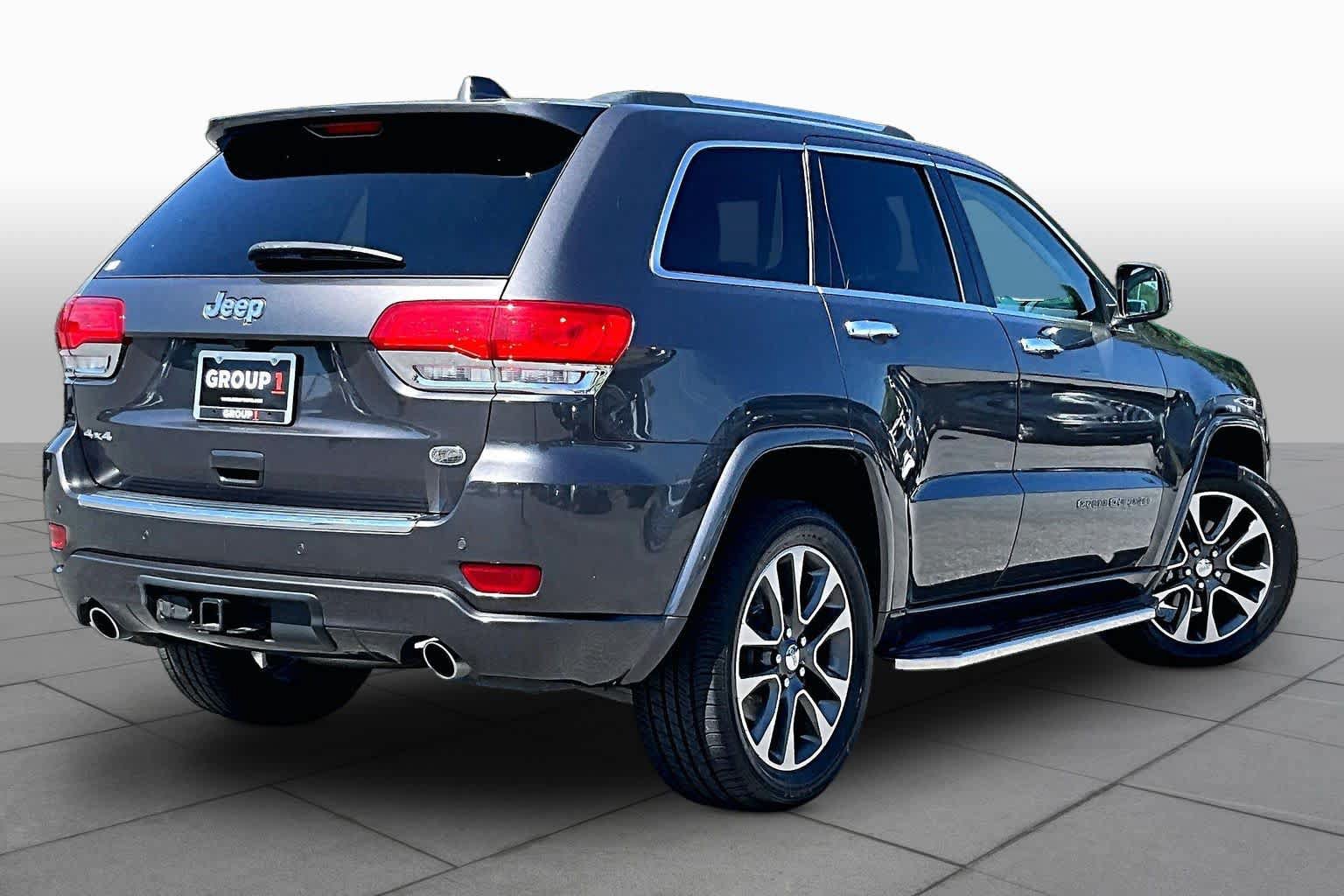 Used 2017 Jeep Grand Cherokee Overland AWD/4WD image 13