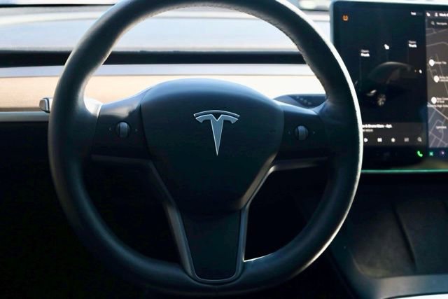 Used 2021 Tesla Model Y Long Range image 15