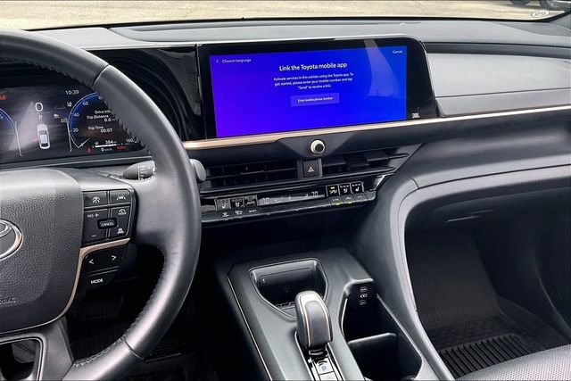 Used 2023 Toyota Crown Limited AWD/4WD image 9