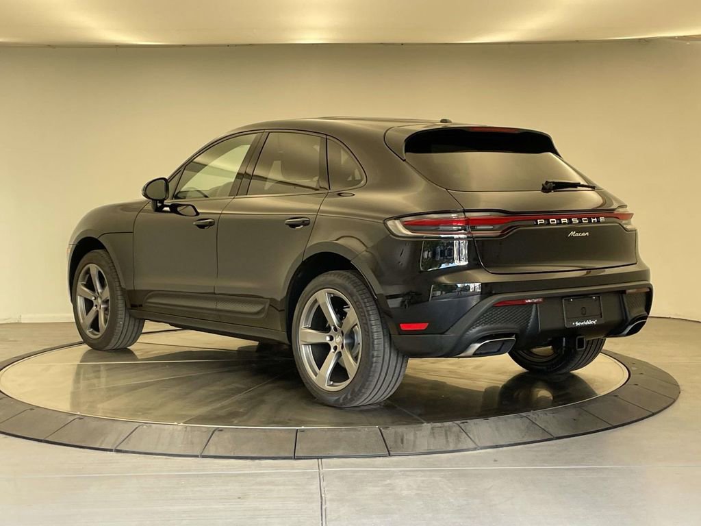 New 2025 Porsche Macan image 3