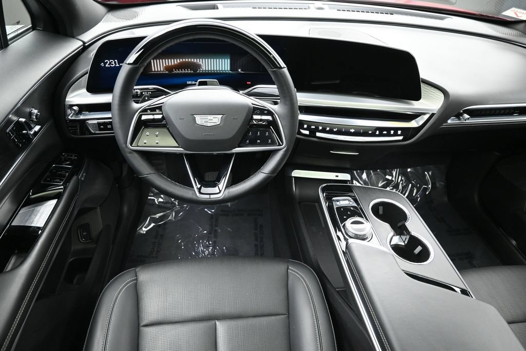 Used 2024 Cadillac Lyriq Luxury w/ LPO, Floor Liner Package AWD/4WD image 12