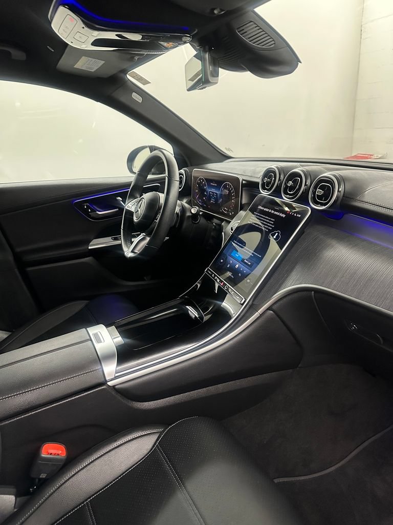 Used 2025 Mercedes-Benz GLC 350e 4MATIC image 35