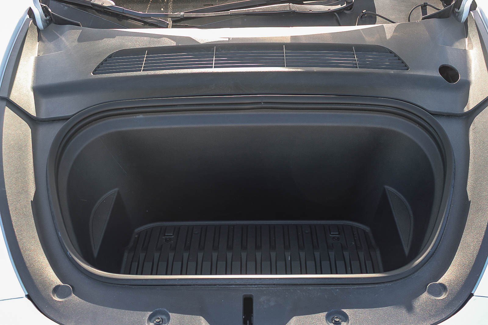 Used 2023 Tesla Model Y Long Range image 27