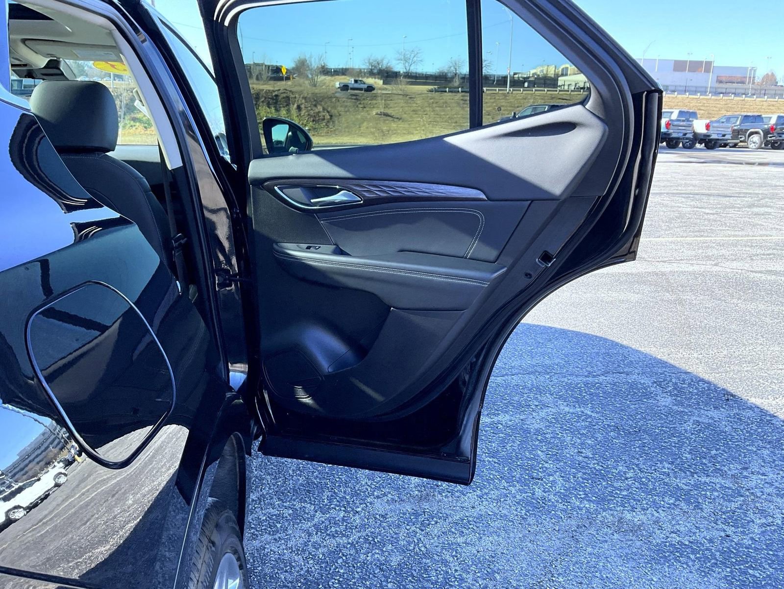 Certified 2023 Buick Envision Avenir image 17