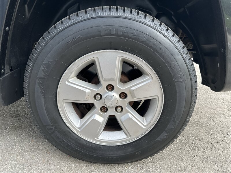 Used 2009 Jeep Liberty Sport w/ Popular Equipment Group AWD/4WD image 34