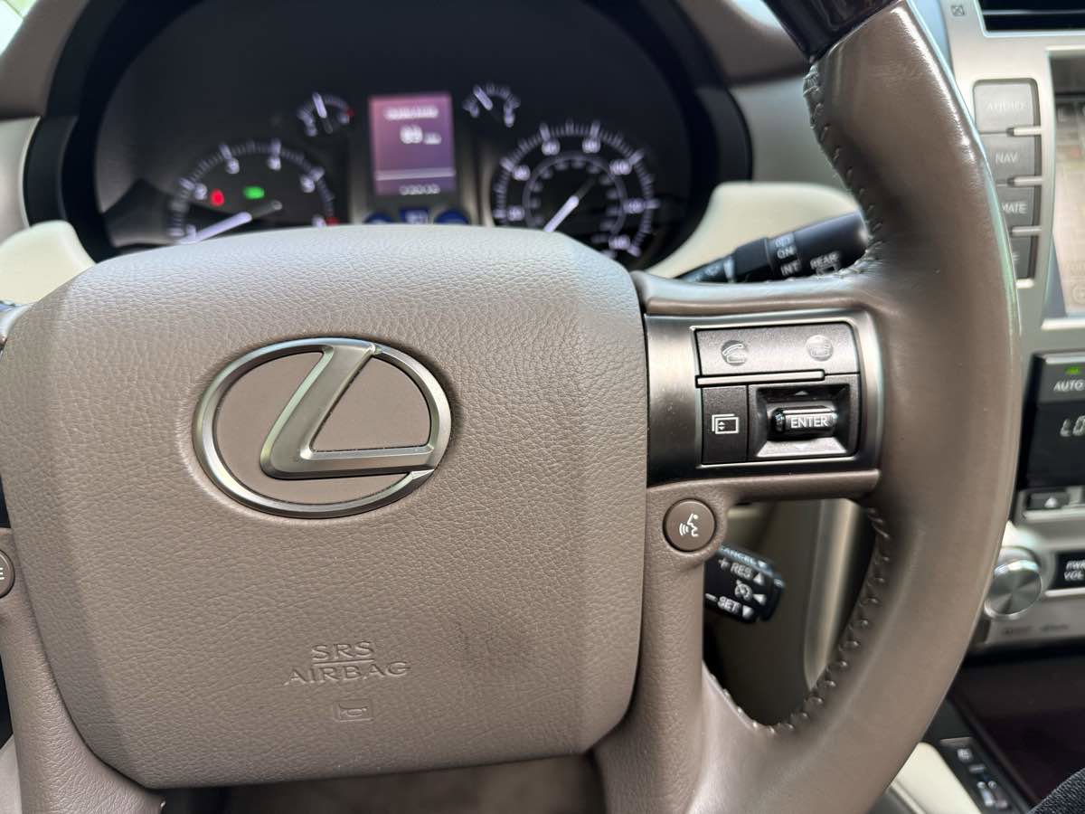Used 2017 Lexus GX 460 image 21