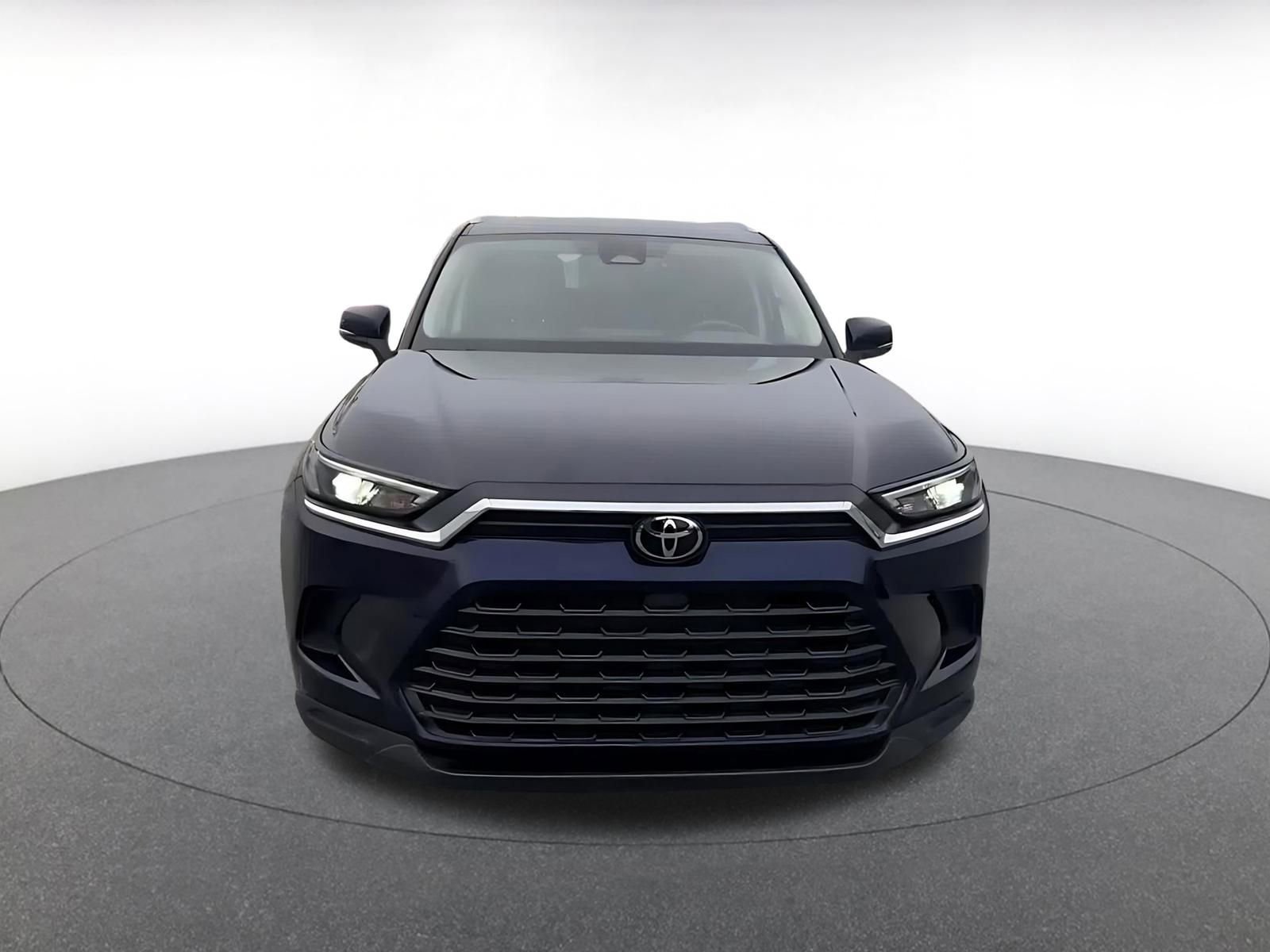 Used 2025 Toyota Grand Highlander XLE image 4