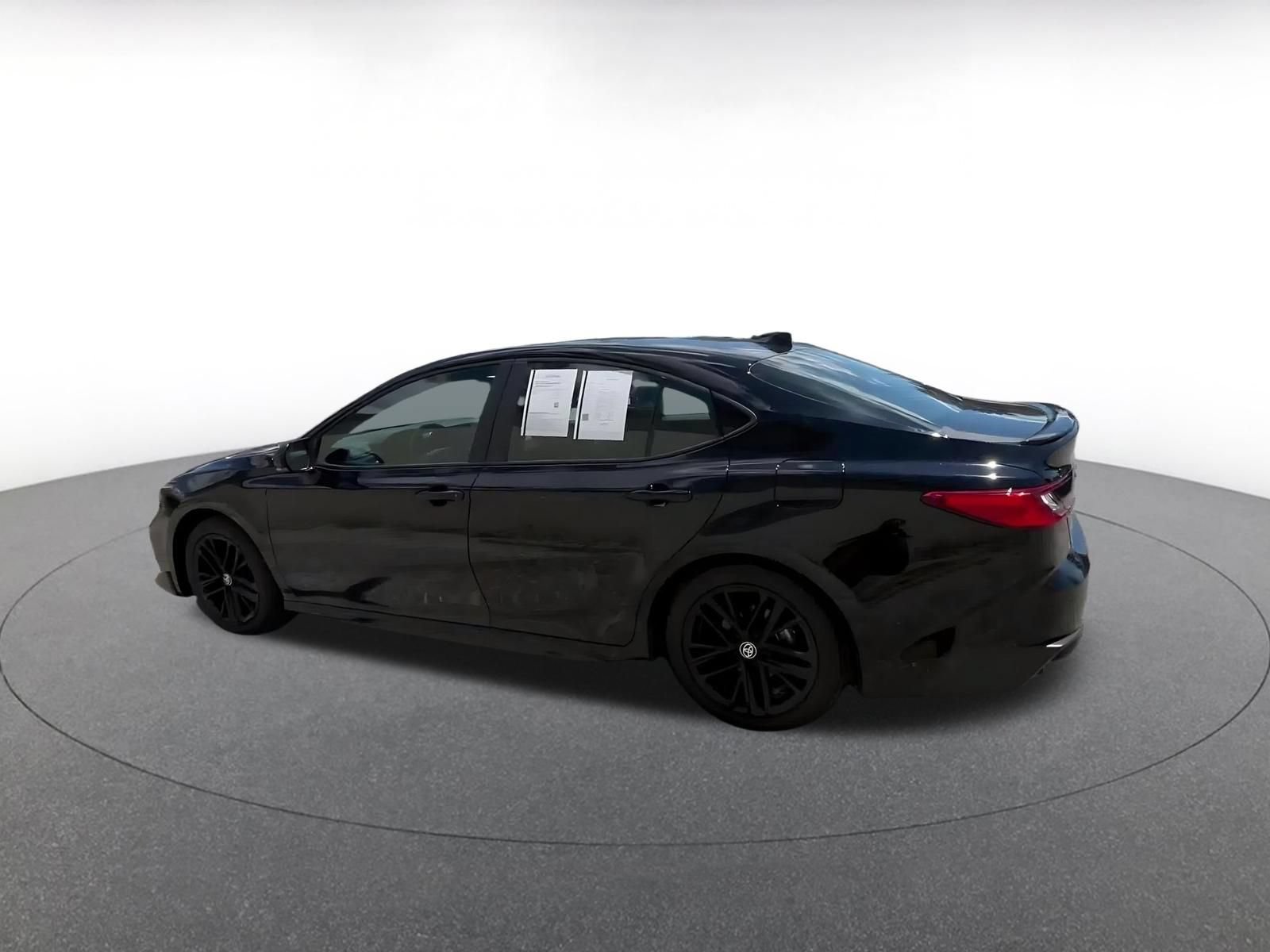 Used 2025 Toyota Camry SE FWD image 10