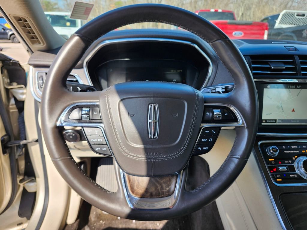 Used 2017 Lincoln Continental Select w/ Climate Package image 26
