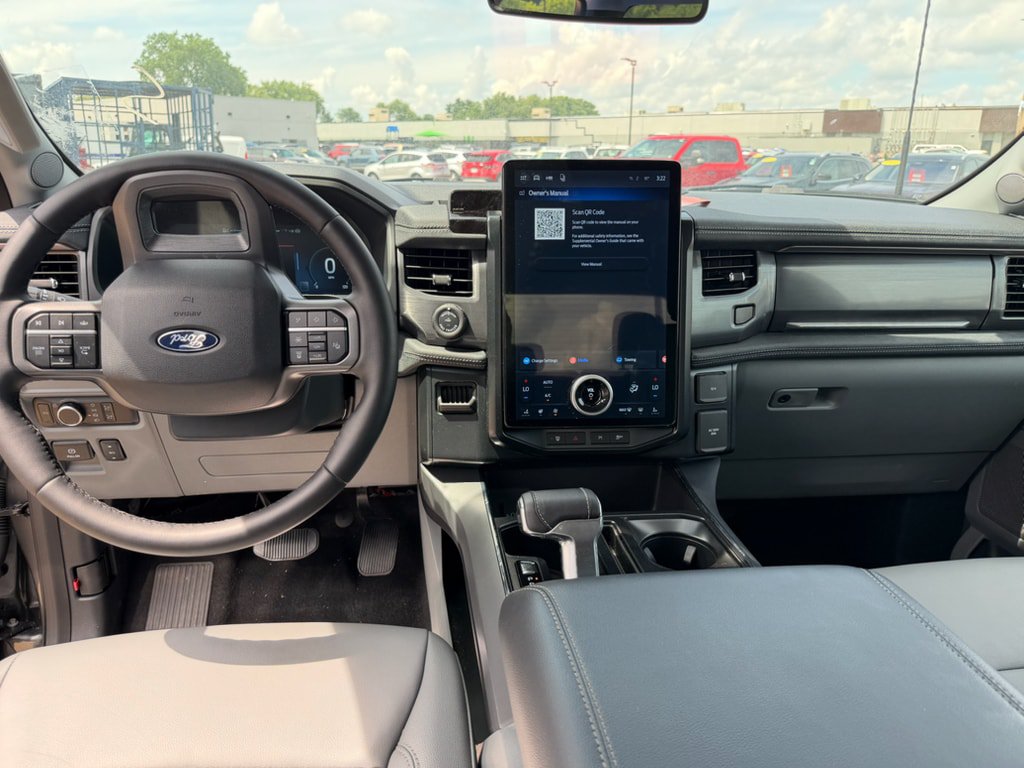 Used 2025 Ford F150 Lightning Flash AWD/4WD image 11
