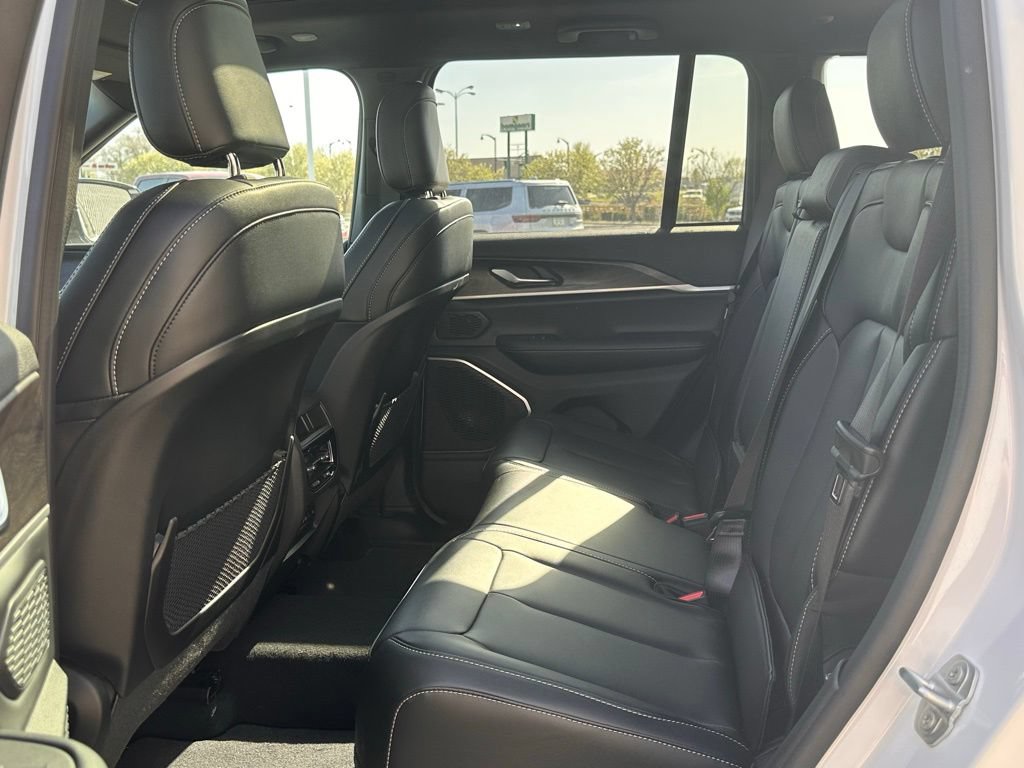 New 2026 Jeep Grand Cherokee Limited AWD/4WD image 14