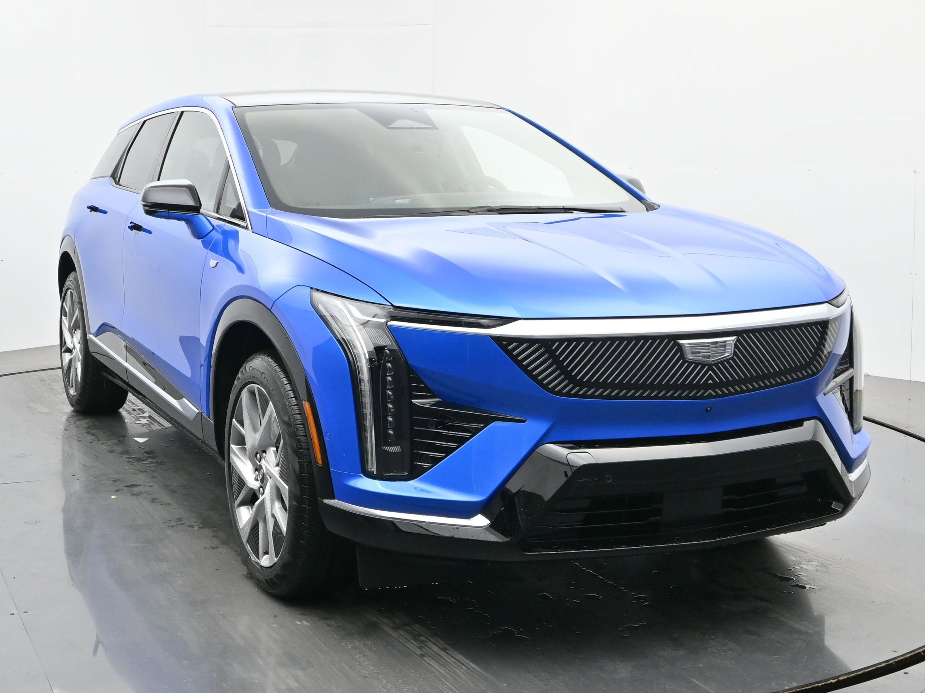 New 2026 Cadillac Optiq Luxury 1 w/ LPO, Floor Liner Package AWD/4WD image 8