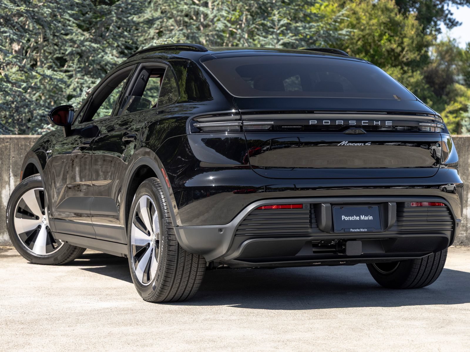 New 2026 Porsche Macan 4 Electric AWD/4WD image 3