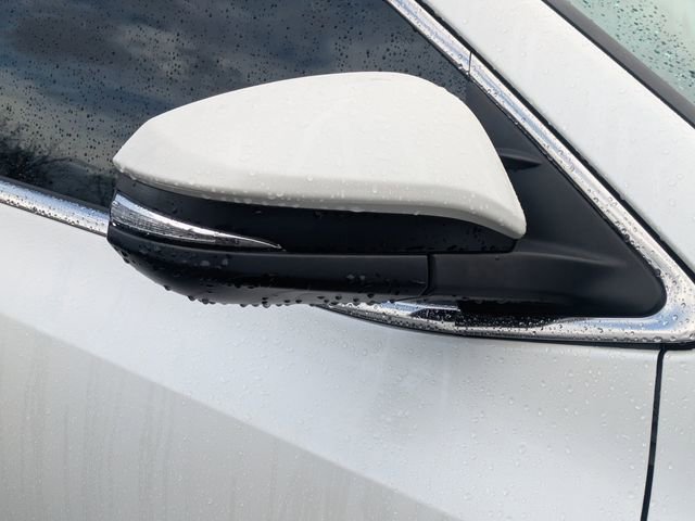 Used 2019 Toyota Highlander XLE image 12