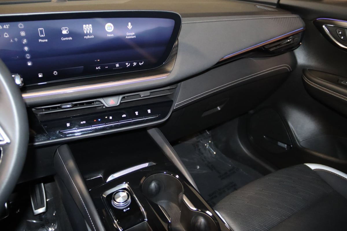 Used 2025 Buick Envision Sport Touring AWD/4WD image 51