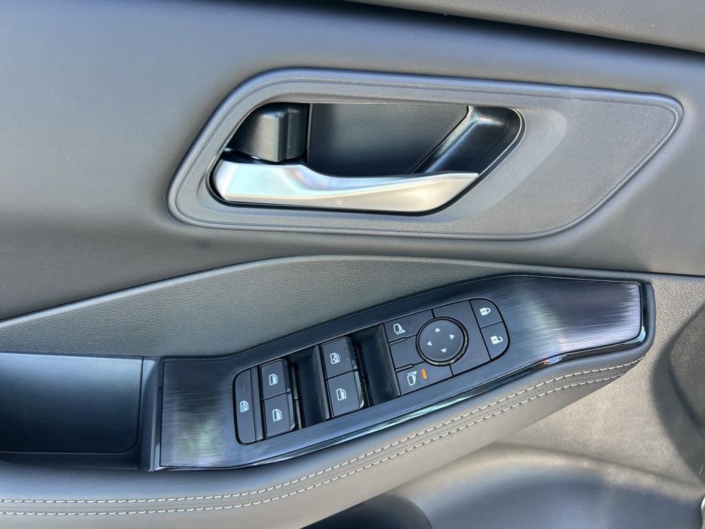 New 2026 Nissan Rogue SV image 19