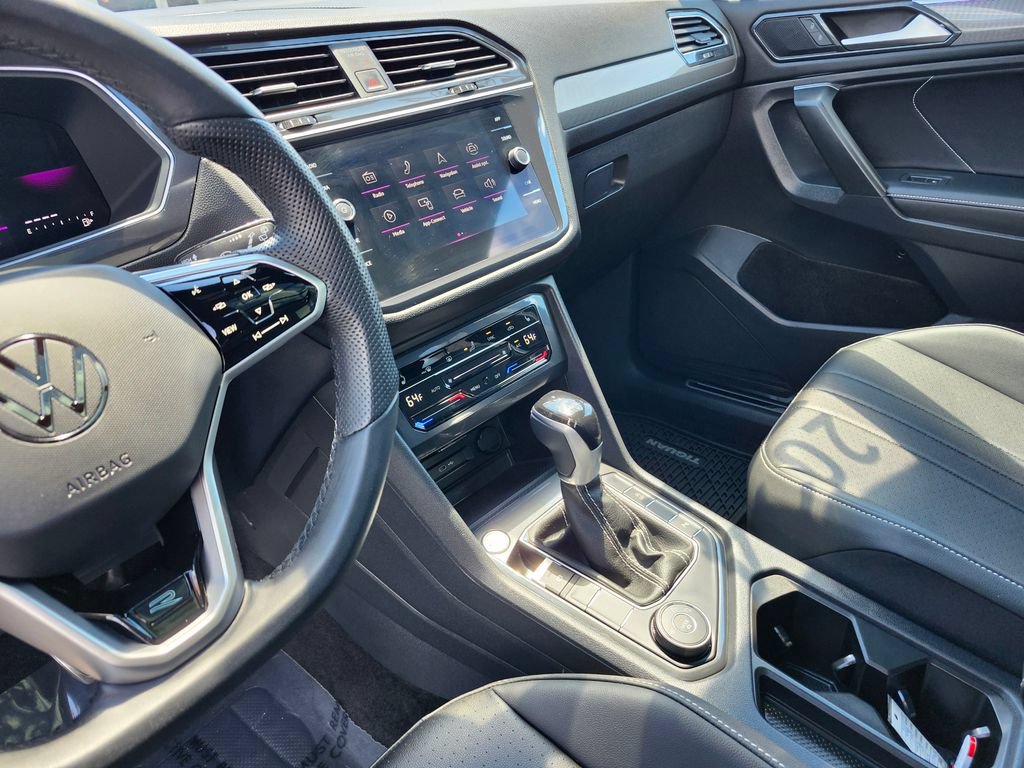 Certified 2024 Volkswagen Tiguan SE R-Line AWD/4WD image 8