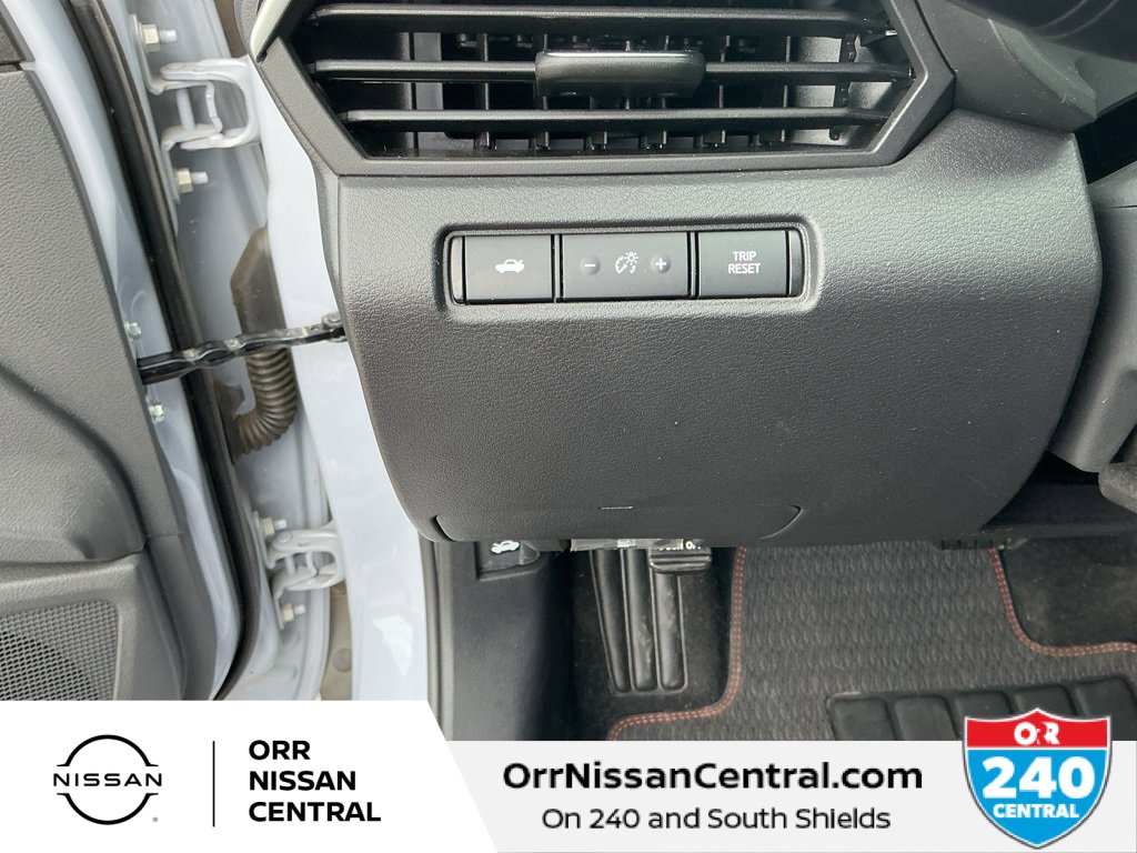 Certified 2025 Nissan Altima 2.5 SR image 18