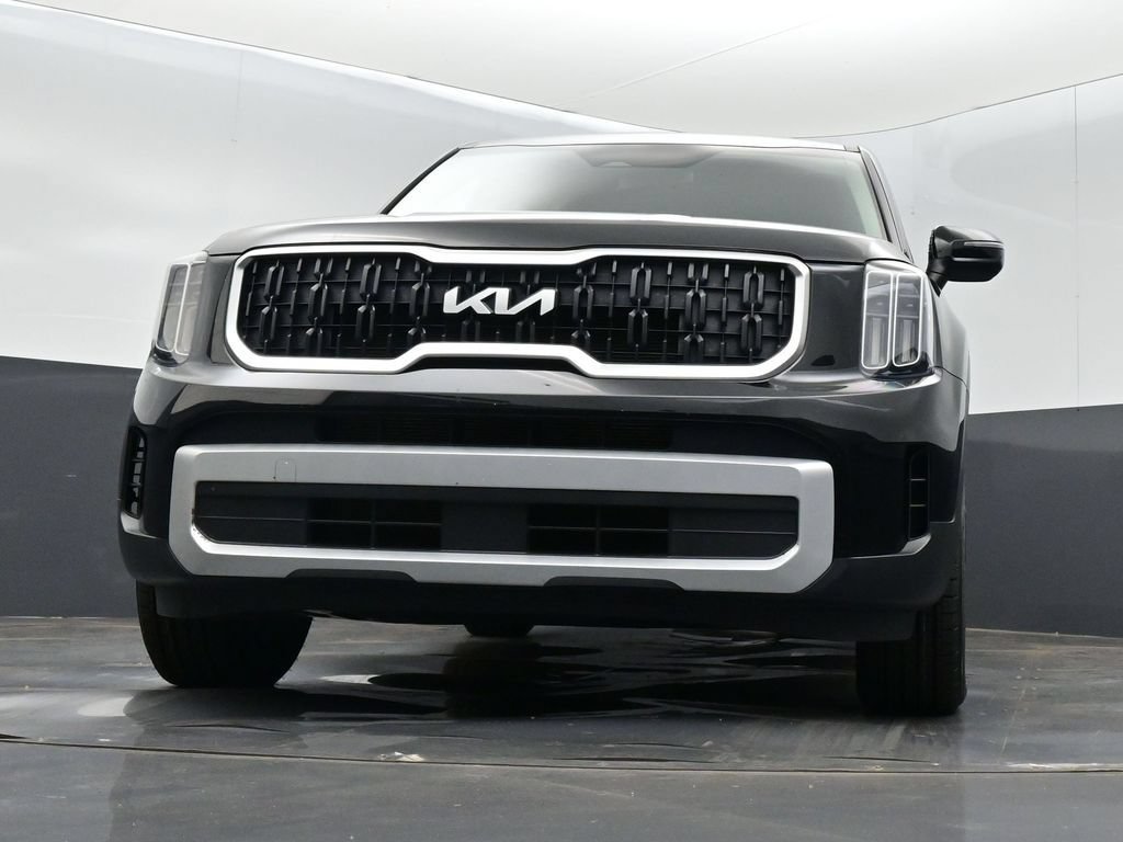Used 2024 Kia Telluride LX FWD image 11