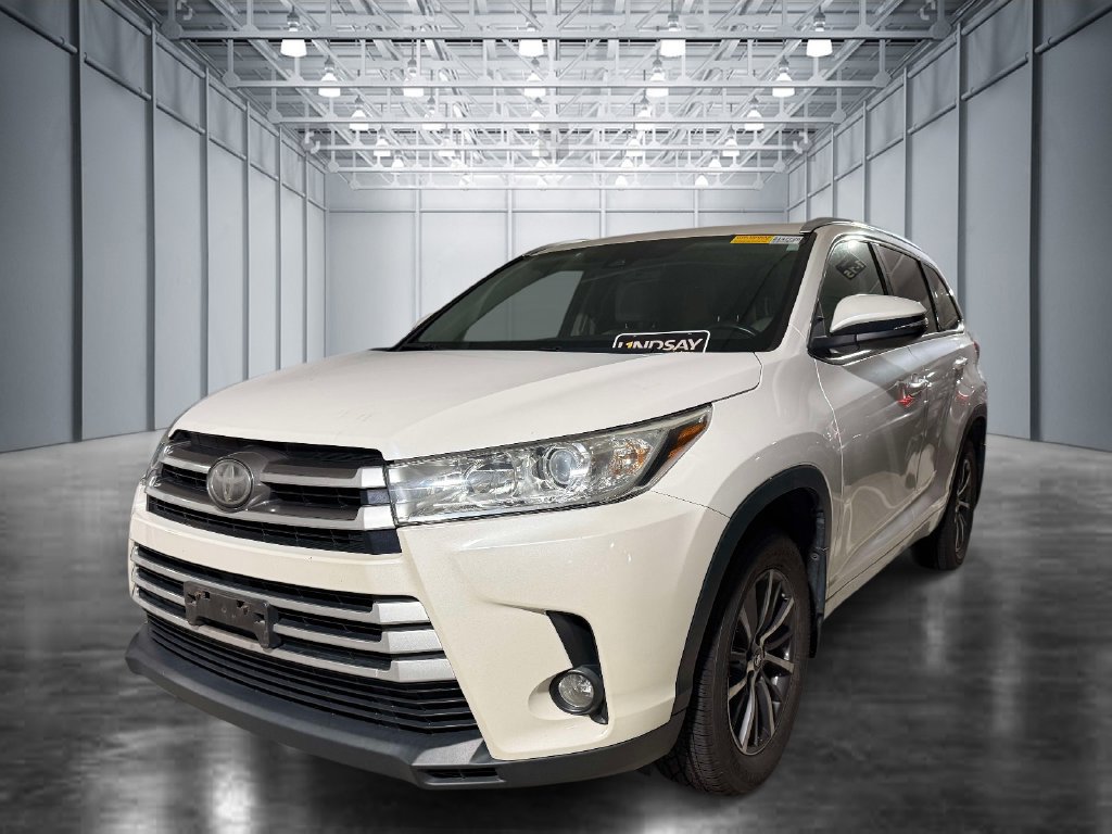 Used 2017 Toyota Highlander XLE AWD/4WD image 1