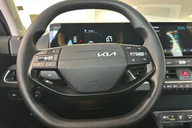 Used 2025 Kia K4 FWD image 25