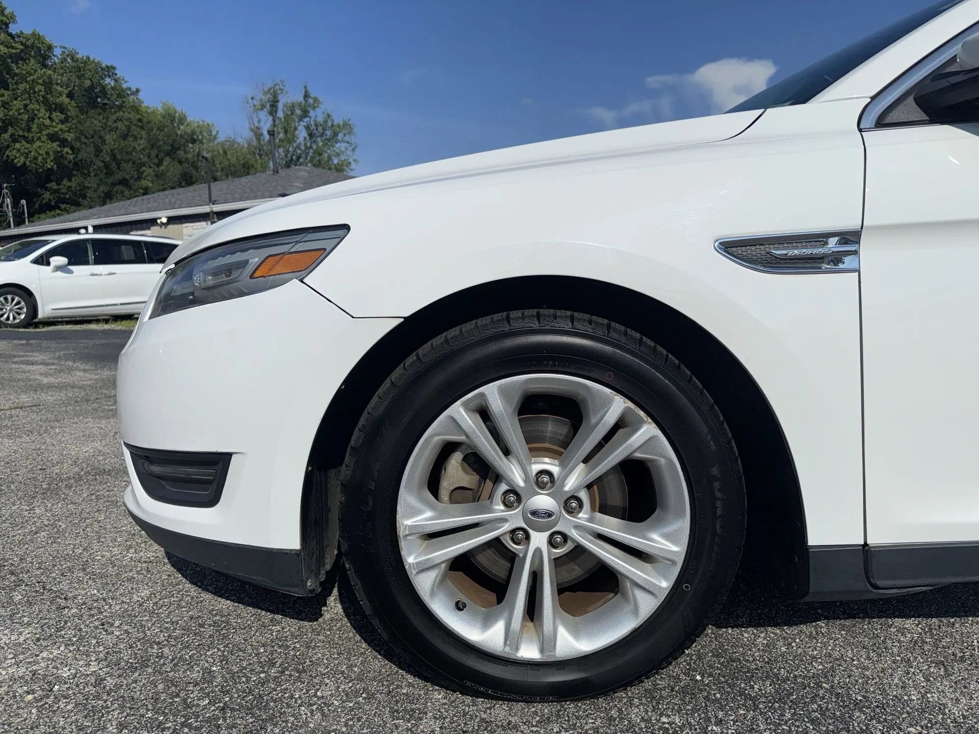 Used 2014 Ford Taurus SEL w/ Equipment Group 201A FWD image 19