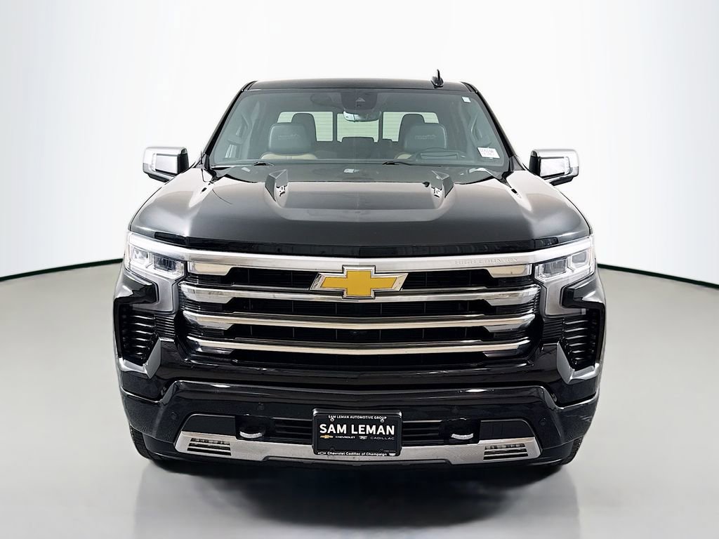 Used 2024 Chevrolet Silverado 1500 High Country w/ Technology Package AWD/4WD image 2