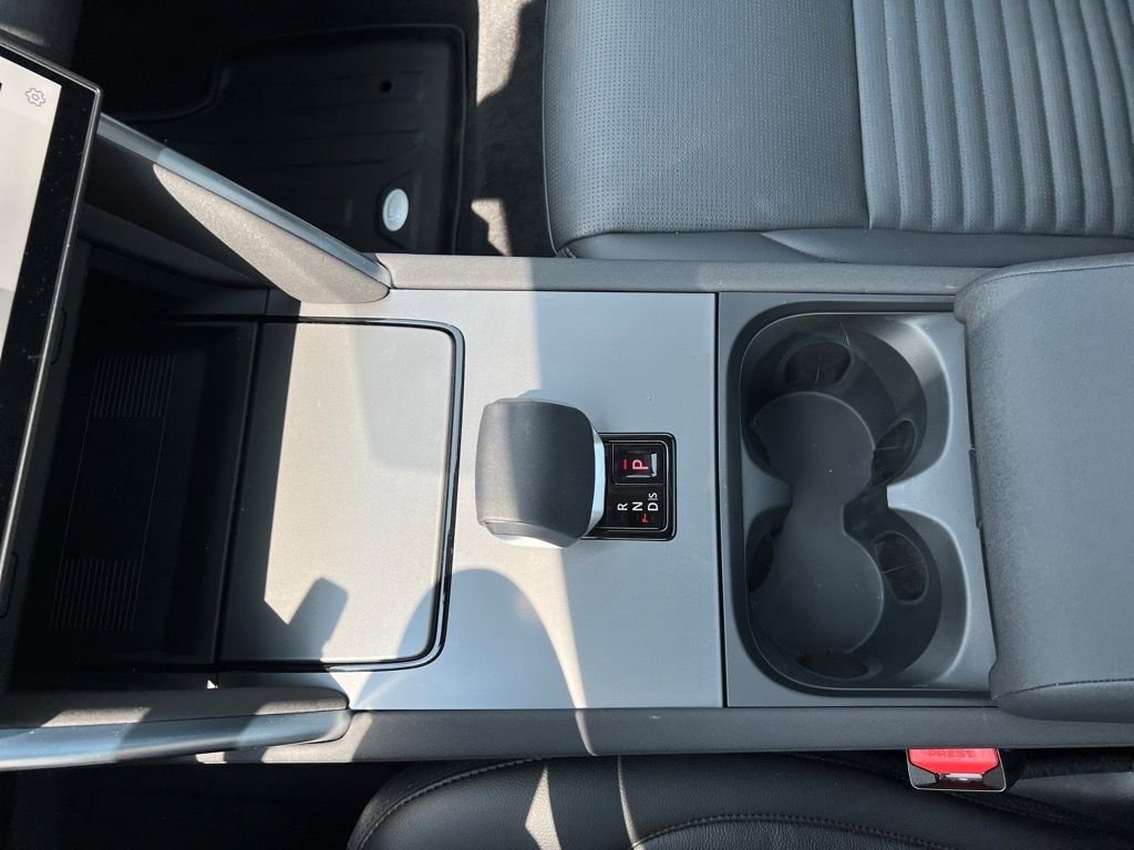 New 2025 Land Rover Discovery Sport S image 20