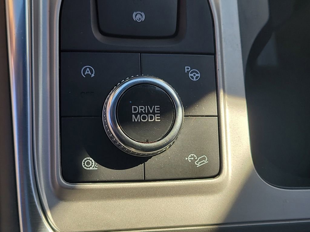 Certified 2022 Ford Explorer Platinum w/ Equipment Group 601A AWD/4WD image 30