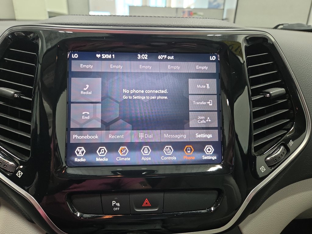 Used 2019 Jeep Cherokee Limited FWD image 43