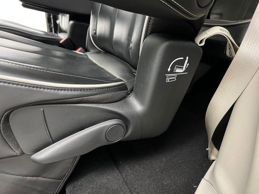 Used 2024 Chrysler Pacifica Limited image 14