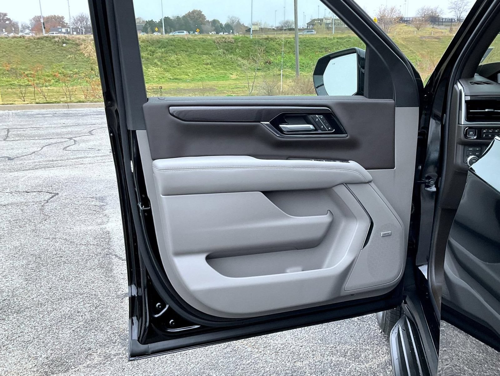 New 2026 GMC Yukon XL Elevation AWD/4WD image 9