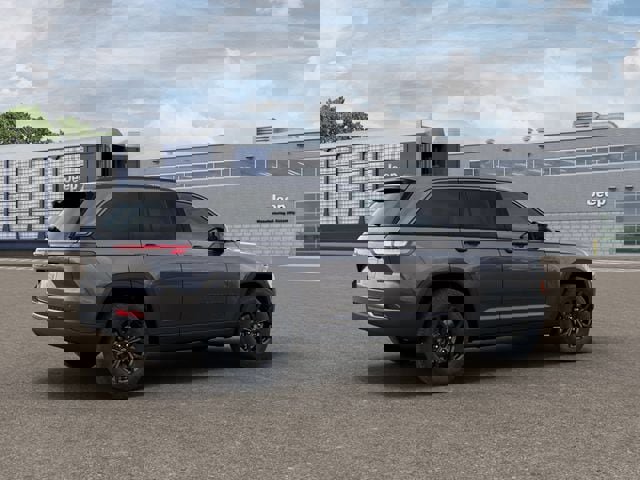 New 2026 Jeep Grand Cherokee Altitude image 2