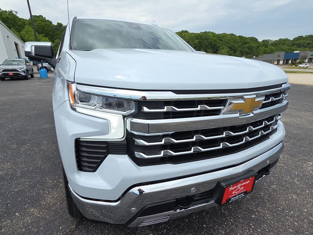 New 2026 Chevrolet Silverado 1500 LTZ w/ Z71 Off-Road Package AWD/4WD image 12