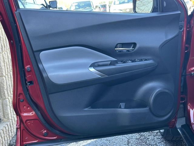 Used 2023 Nissan Kicks SR w/ SR Premium Package image 12