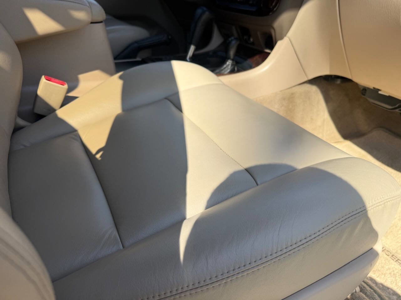 Used 2001 Toyota Land Cruiser image 77