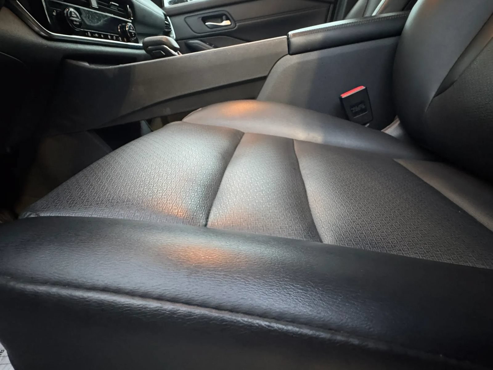 Used 2023 Nissan Rogue SV w/ SV Premium Package FWD image 34