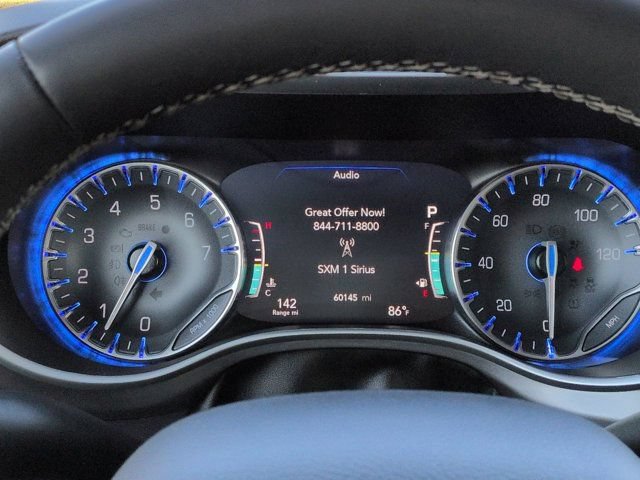 Used 2023 Chrysler Pacifica Touring-L FWD image 24