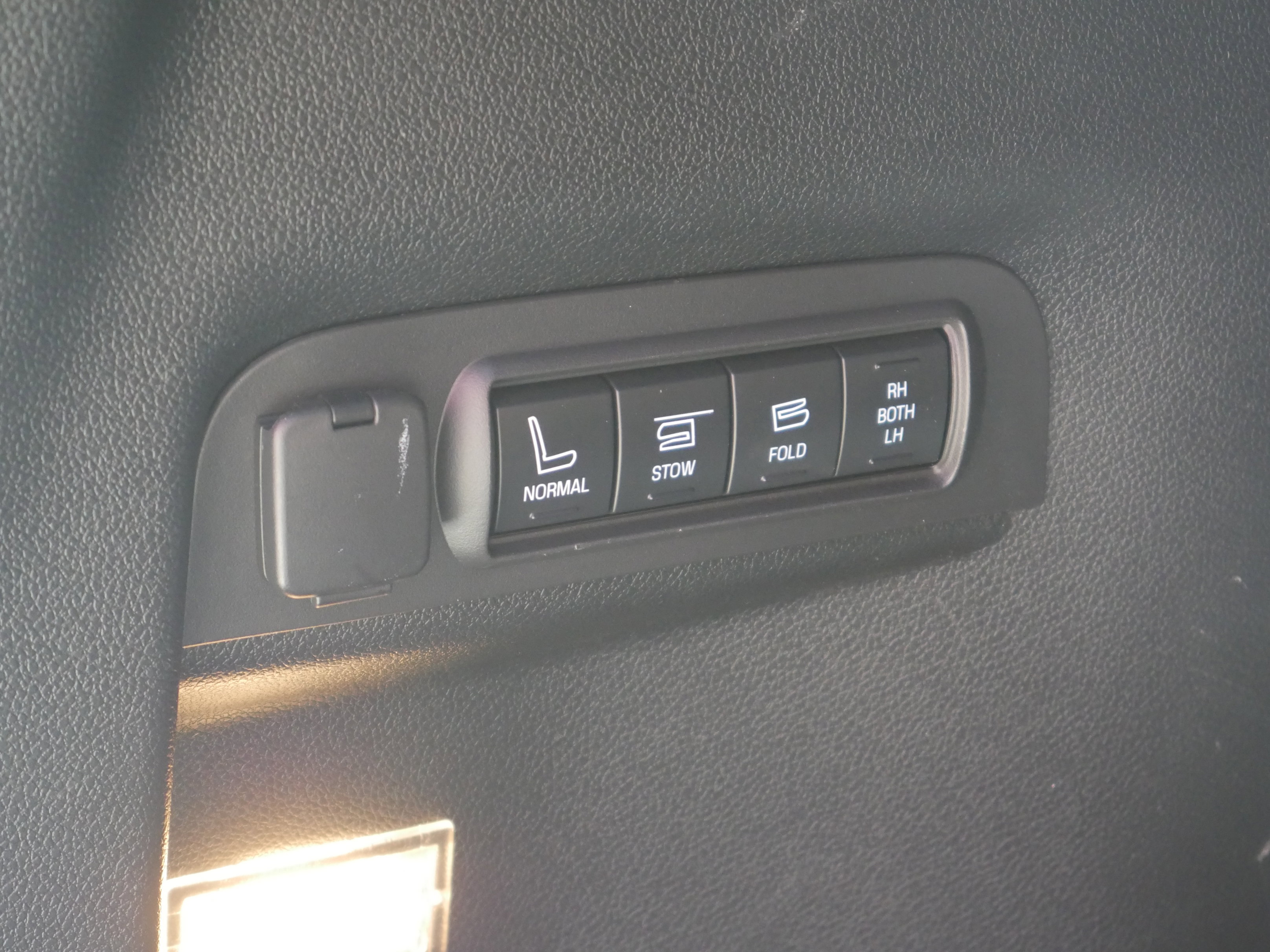 Used 2017 Ford Explorer Platinum AWD/4WD image 24