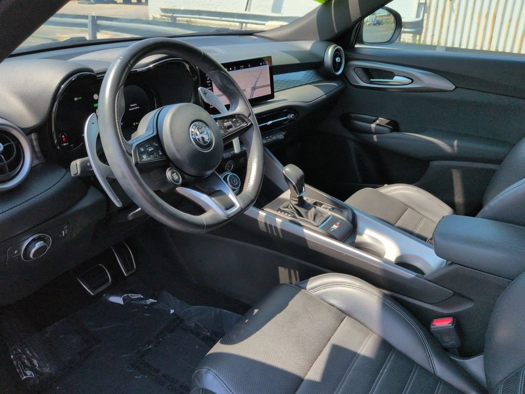 Used 2024 Alfa Romeo Tonale Veloce w/ Active Assist Package AWD/4WD image 35