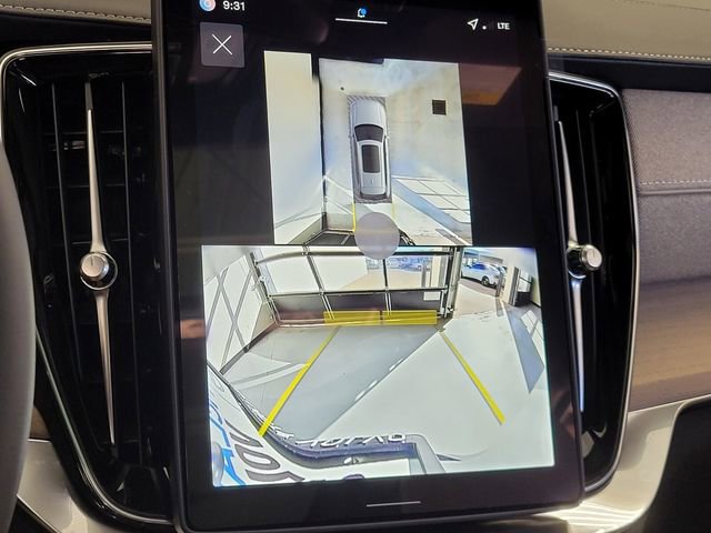 New 2026 Volvo XC90 B6 Plus w/ Protection Package Premier AWD/4WD image 14