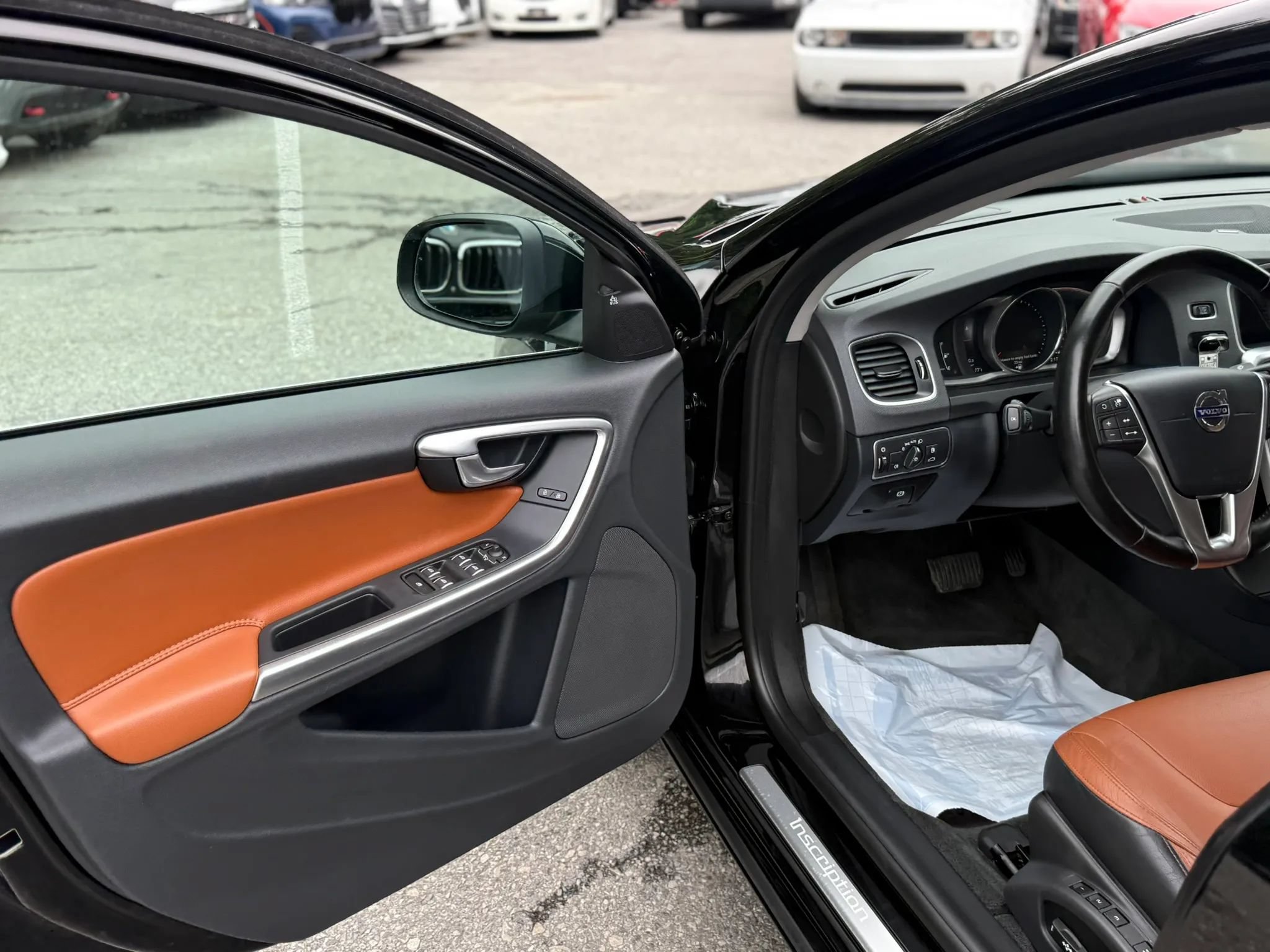 Used 2017 Volvo S60 T5 Inscription Platinum w/ Climate Package AWD/4WD image 12