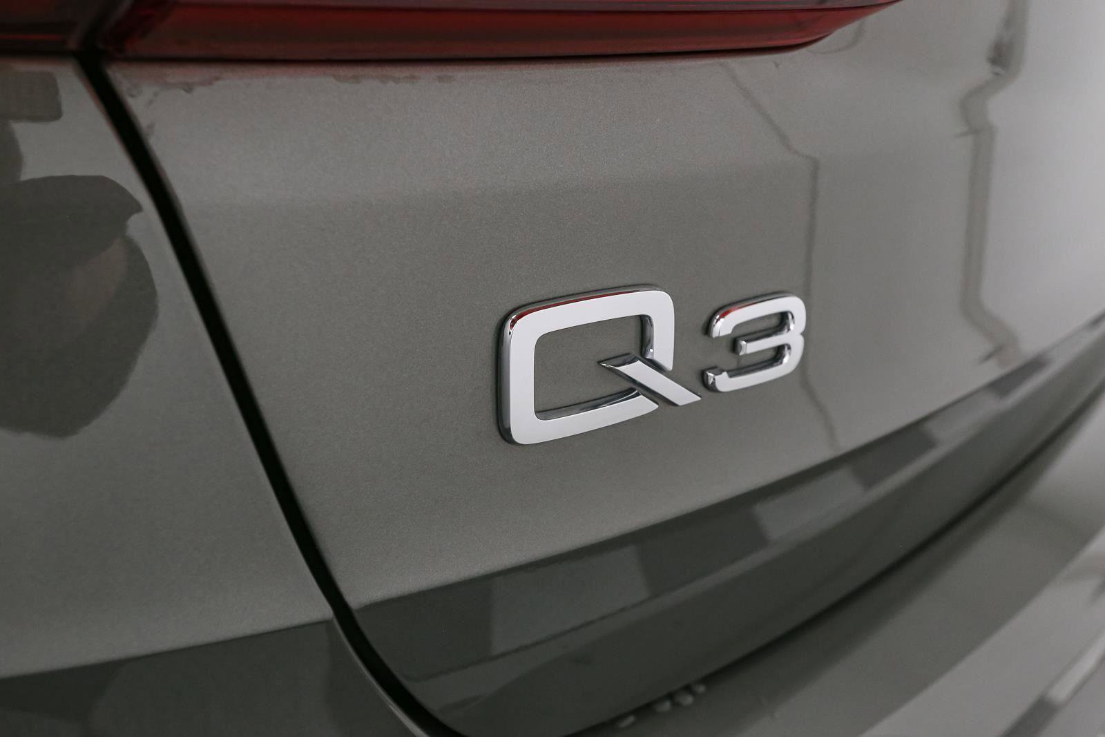 Used 2025 Audi Q3 2.0T Premium Plus w/ Premium Plus Package AWD/4WD image 12