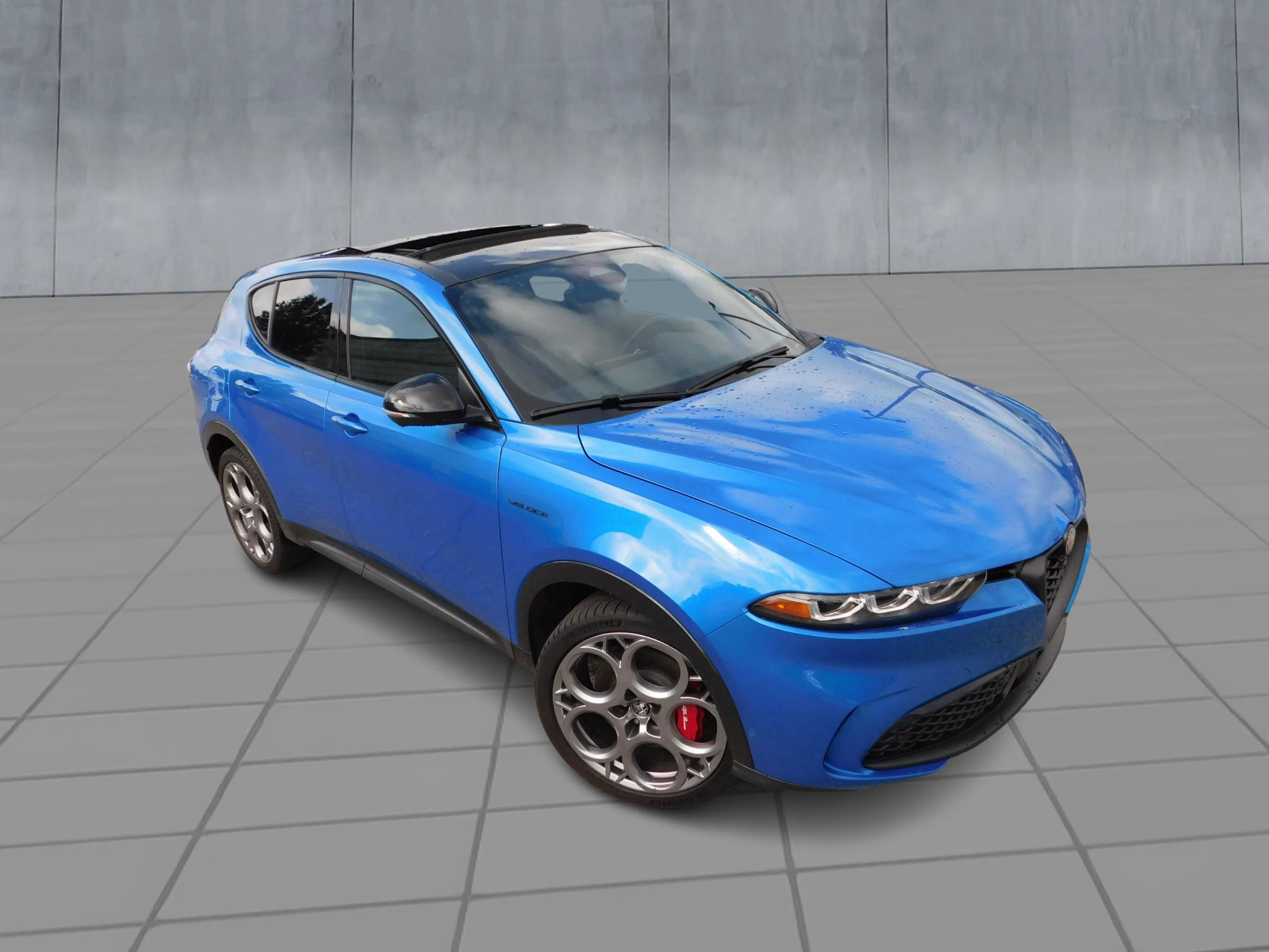 Used 2024 Alfa Romeo Tonale Veloce AWD/4WD image 2