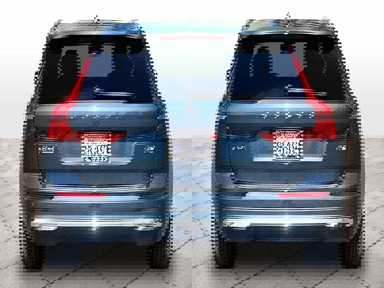 Used 2023 Volvo XC60 B5 Ultimate w/ Protection Package Premier image 7