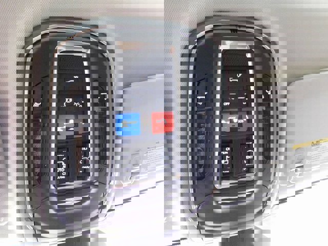 Used 2022 Jeep Grand Cherokee Laredo w/ Luxury Tech Group I image 35