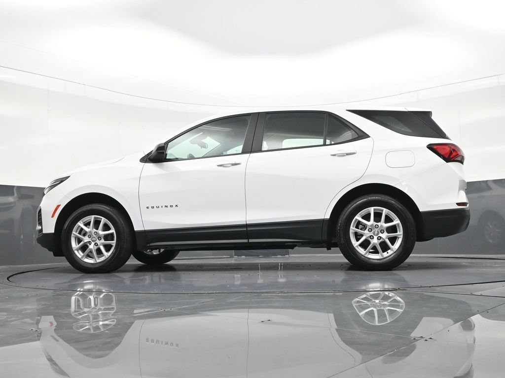 Used 2023 Chevrolet Equinox LS w/ Driver Confidence II Package AWD/4WD image 24