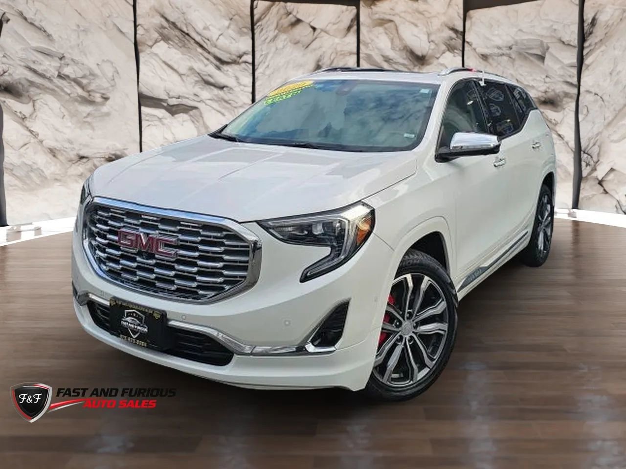 Used 2020 GMC Terrain Denali w/ Denali Premium Package AWD/4WD image 3